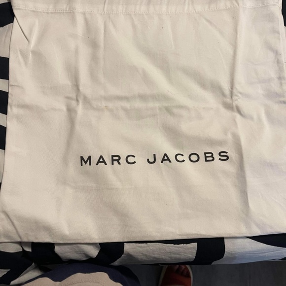Marc Jacobs - Picture 3 of 4